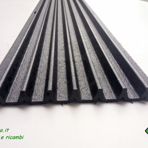 Guida antiscivolo per trasporto motoslitta su carrello 22,5 x 152 cm