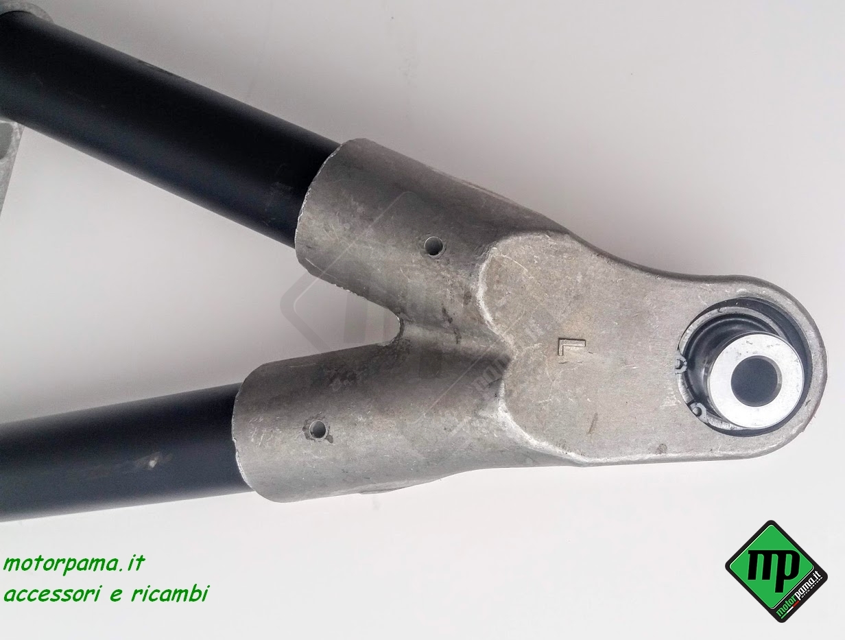 Braccio triangolo sospensione anteriore inferiore sx motoslitta Polaris Rmk , Pro, Indy' ed altri